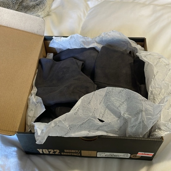 Le Chateau Gray Faux Suede Over the Knee Boots with Stiletto Heel Size 38 - Picture 16 of 16